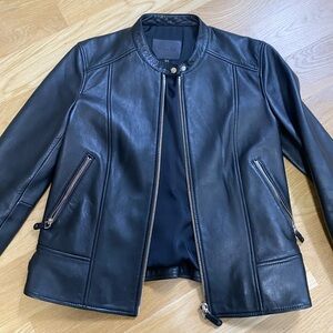 Massimo Dutti Women’s Black Leather Zip-Front Collarless Jacket in Size M